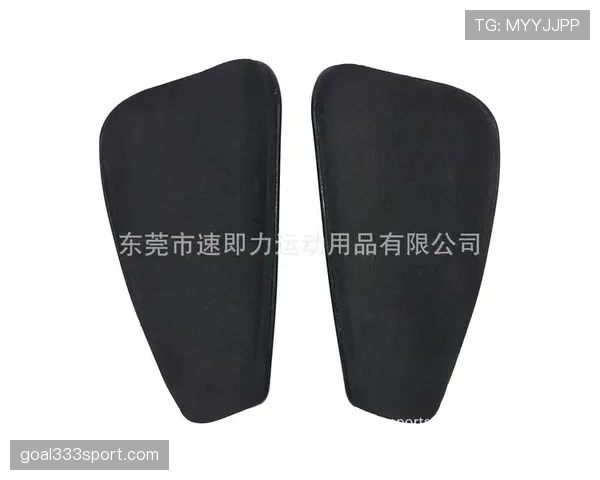 足球护腿板规则详细解析及裁判验收标准解读
